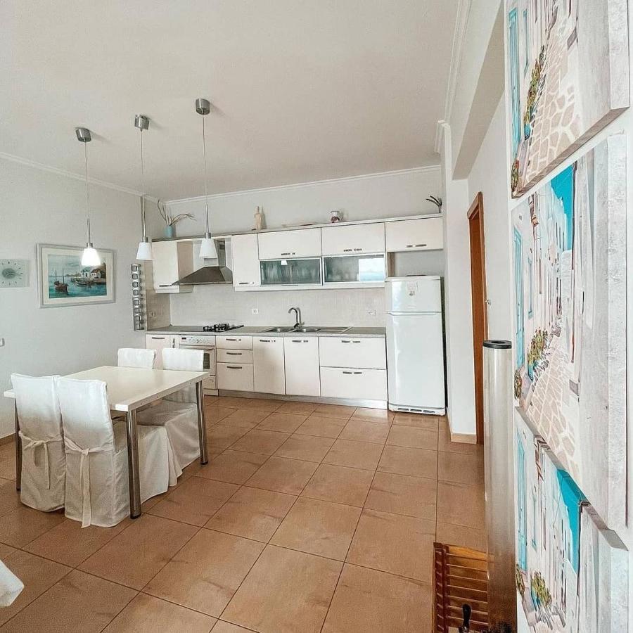 Villa Lori Qeparo Eksteriør billede